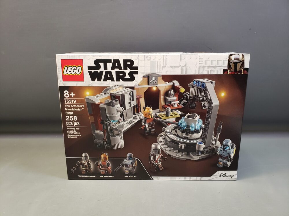 LEGO Star Wars The Armorer's Mandalorian Forge 75319