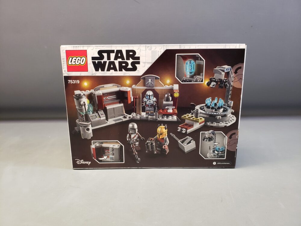 LEGO Star Wars The Armorer's Mandalorian Forge 75319 - Image 3